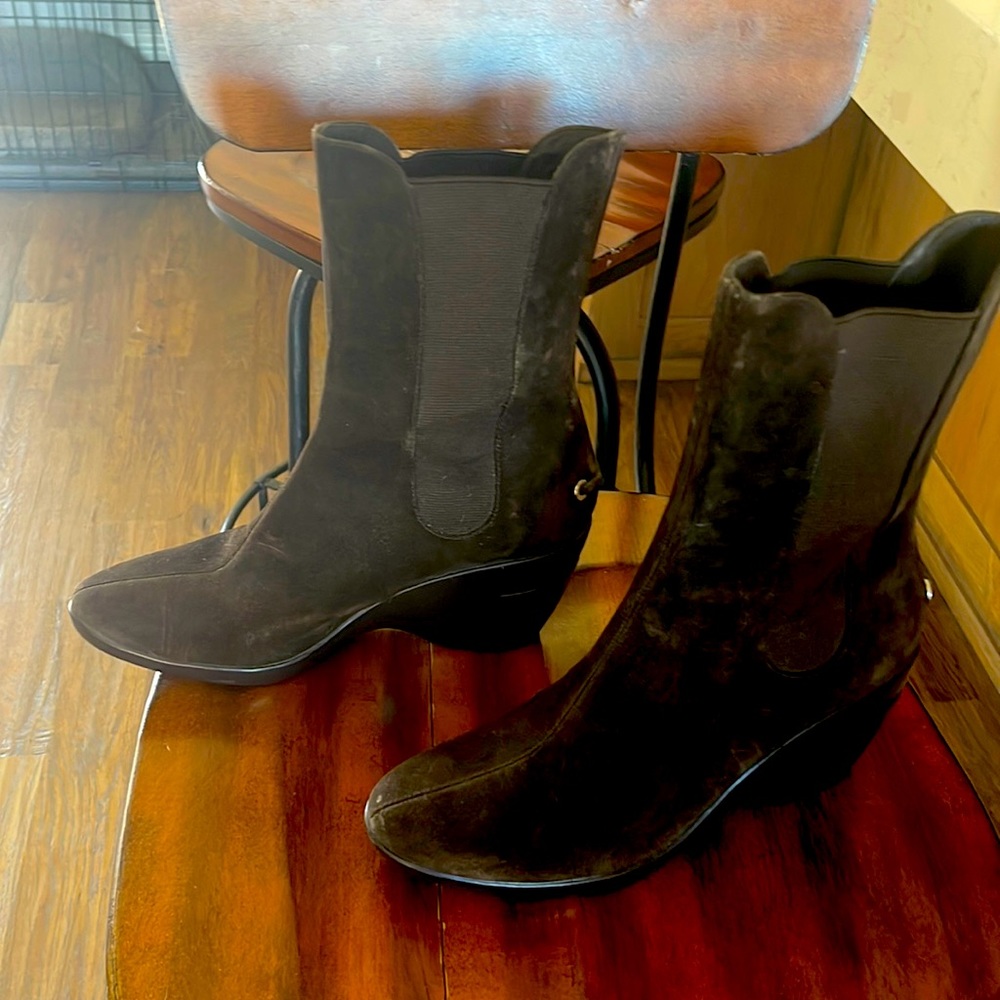 Beautiful brown suede wedge heals